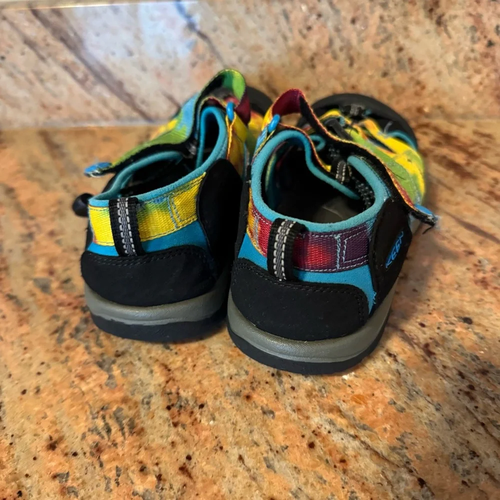 KEEN Size 3 Little Kids Boy or Girls Colorful Sandals